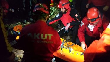 Denizli'de sis nedeniyle ormanda kaybolan yaşlı çift, AKUT ve jandarma ekiplerince bulundu