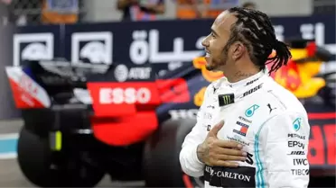 Lewis Hamilton pole pozisyonunu kaptı!