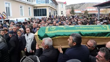 İsviçre'deki trafik kazasında ölen 3 kişinin cenazesi Tunceli'de toprağa verildi