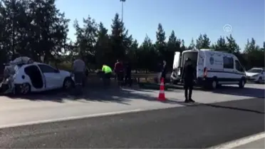 Tır ile otomobil çarpıştı: 1 ölü, 2 yaralı