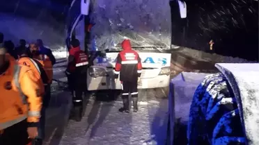 Yolcu otobüsü kar küreme aracıyla çarpıştı: 1 ölü
