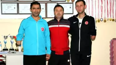 Kollarını kaybedip, tekvandoyla hayata tutundular