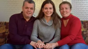 Lise öğrencisi Deniz, ailesinin dili ve kulağı oluyor