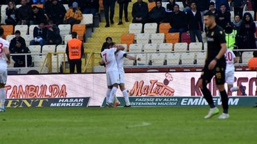 Sivasspor, Yeni Malatyaspor'u 3 golle geçti