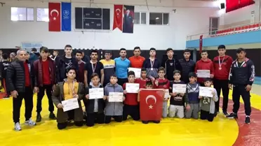 Isparta Ana Lig Güreş Takımı Yarı Finallerde