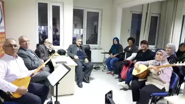 Eskişehirli şair ve ozanlar şehitler için şiirler okudu kahramanlık türküleri söyledi