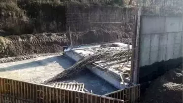 İskele devrildi, 3 işçi yaralandı