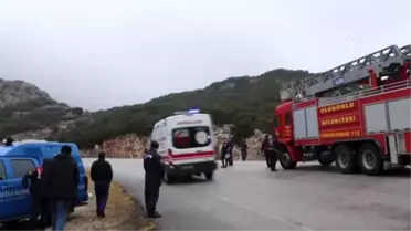 Isparta'da otomobil ile kamyonetin çarpışması sonucu baba ve oğlu öldü