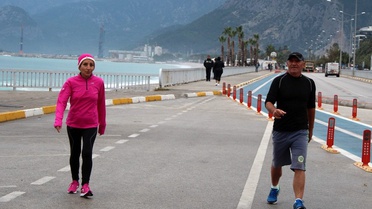 Kırmızı uyarının yapıldığı Antalya güne sakin başladı