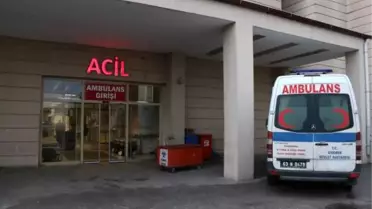 Servis minibüsü devrildi: 8 öğretmen yaralı