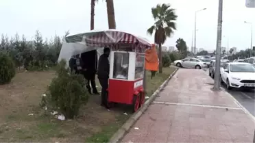 Engelli simitçi, çalınan 'ekmek teknesinin' yerine yenisine kavuştu