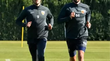 Kayserispor'da Umut Bulut ve Şamil Çinaz antrenmana çıktı
