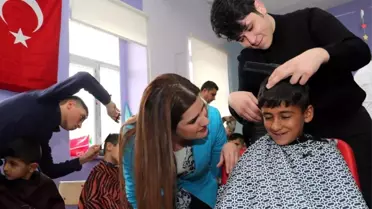 Kırsaldaki mahallelerdeki öğrencilere kuaför hizmeti
