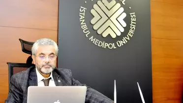 Medipol Üniversitesi Rektörü Aydın, AA'nın 'Yılın Fotoğrafları' oylamasına katıldı