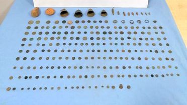 İzmir'de 252 parça tarihi eser ele geçirildi