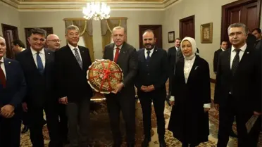 Türk Eczacılar Birliği Heyeti Cumhurbaşkanı'nı Ziyaret etti