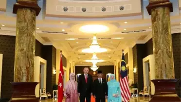 Cumhurbaşkanı Erdoğan, Malezya kralı ile bir araya geldi