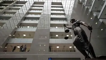 Türkiye'de hayata geçirilen proje ile adliye koridorlarında mübaşir sesi son buldu ve bir ilk gerçekleşti