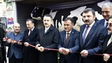 Bakan Pakdemirli 'Akıllı İnek' projesinin açılışını gerçekleştirdi