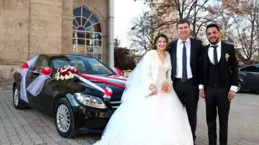 Genç çiftin lüks gelin arabası hayalini belediye başkanı gerçekleştirdi