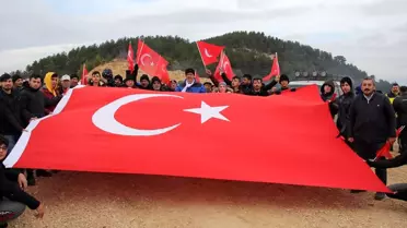 Beypazarı'nda 1900 metre rakımlı tepeye 'Bayrak ve Şehitlere Saygı Yürüyüşü'