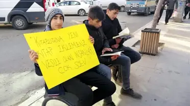 Kars'ta liseli öğrencilerden okuma kampanyası