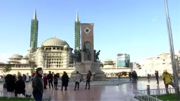 Sarıkamış şehitleri için Taksim'de nöbet tuttular