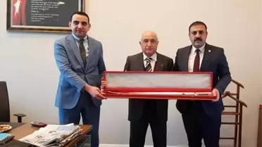 Kaymakam Karakaş ve Belediye Başkanı Hakanoğlu, CB Yüksek İstişare Kurulu Üyesi Cemil Çiçek'i...