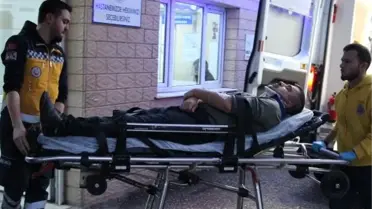 Yağmur nedeniyle kayganlaşan yolda 10 dakikada iki kaza: 3 yaralı