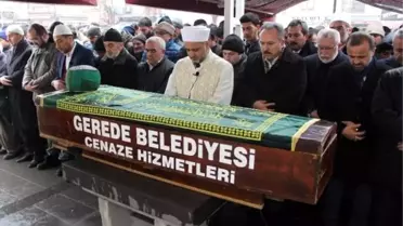 103 yaşında ölen din adamının cenaze törenine 3 bin kişi katıldı