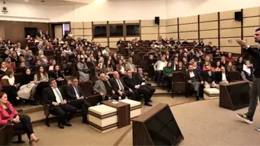 GAÜN öğrencileri modacı Bağzıbağlı'yı dinledi