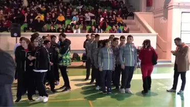 Özel çocuklar 'voleybol şenliği'nde buluştu