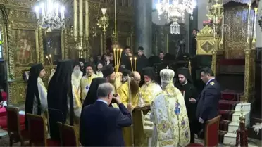 Yunanistan Dışişleri Bakanı Dendias, Fener Rum Patrikhanesi'nde Noel ayinine katıldı