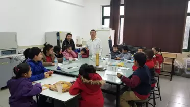 EÜ Bayındır MYO'da 'Bitki Yetiştirmeyi Öğreniyorum' eğitimi
