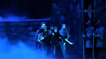 MDOB 'Hamlet' balesini sahneledi