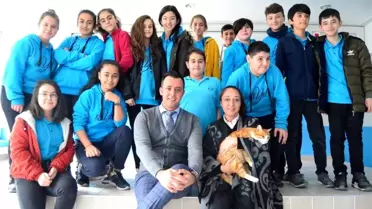 Okulun 373 numaralı öğrencisi kedi 'Paşa'