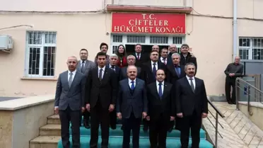 Vali Çakacak Çifteler'de muhtarlarla buluştu