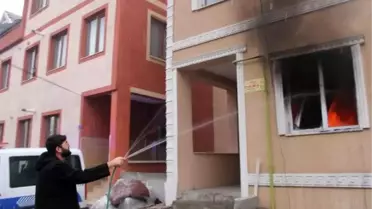Babasını dövüp evden attı, kendisini eve kilitleyip yangın çıkardı