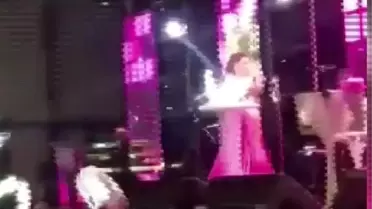 Deniz Seki sahneden düştü