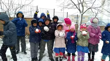 Kar yağışına en çok çocuklar sevindi