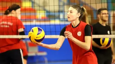 Nevşehir Belediyespor kadın voleybol takımı devre arası kamp çalışmalarını sürdürüyor