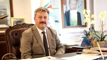 Başkan Dr. Mustafa Palancıoğlu Doç.Dr. Halil Tekiner ile Doç. Dr. Hacer Tokyürek'i Tebrik Etti