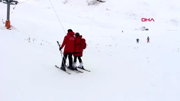 Isparta beyaz cennet davraz'da sezon renkli başladı