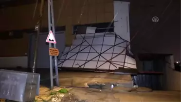 Ataşehir'de şiddetli rüzgar nedeniyle iş yerinin çatısı uçtu