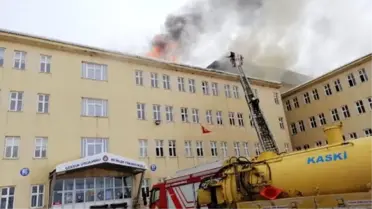Göksun Meslek Yüksekokulu'nda yangın çıktı
