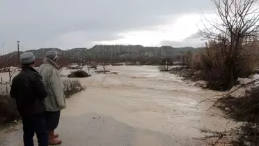 Mersin'de bahçeler yağmur sularının altında kaldı