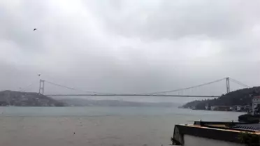 Anadolu Hisarı sahiline çamur aktı