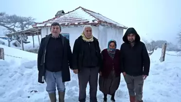 Manisa'da 4 gündür karda mahsur kalan vatandaşlar kurtarıldı