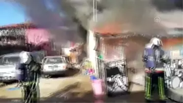 Tek katlı ev, yangında kullanılamaz hale geldi