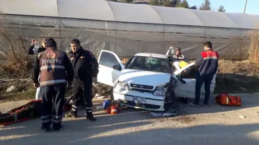 Bilecik'te otomobil kamyonla çarpıştı: 2 yaralı